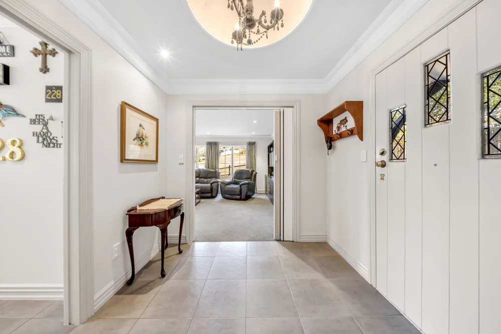 Photos of 27 Charles Dickens Drive
