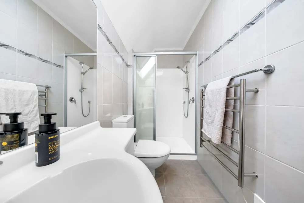 Photos of 27 Charles Dickens Drive