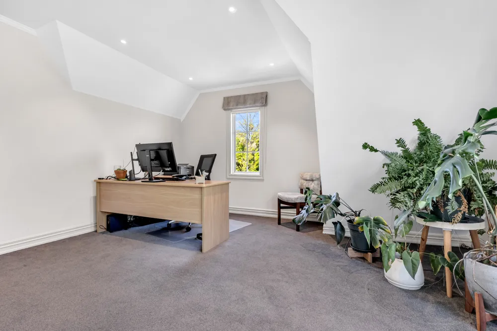 Photos of 27 Charles Dickens Drive