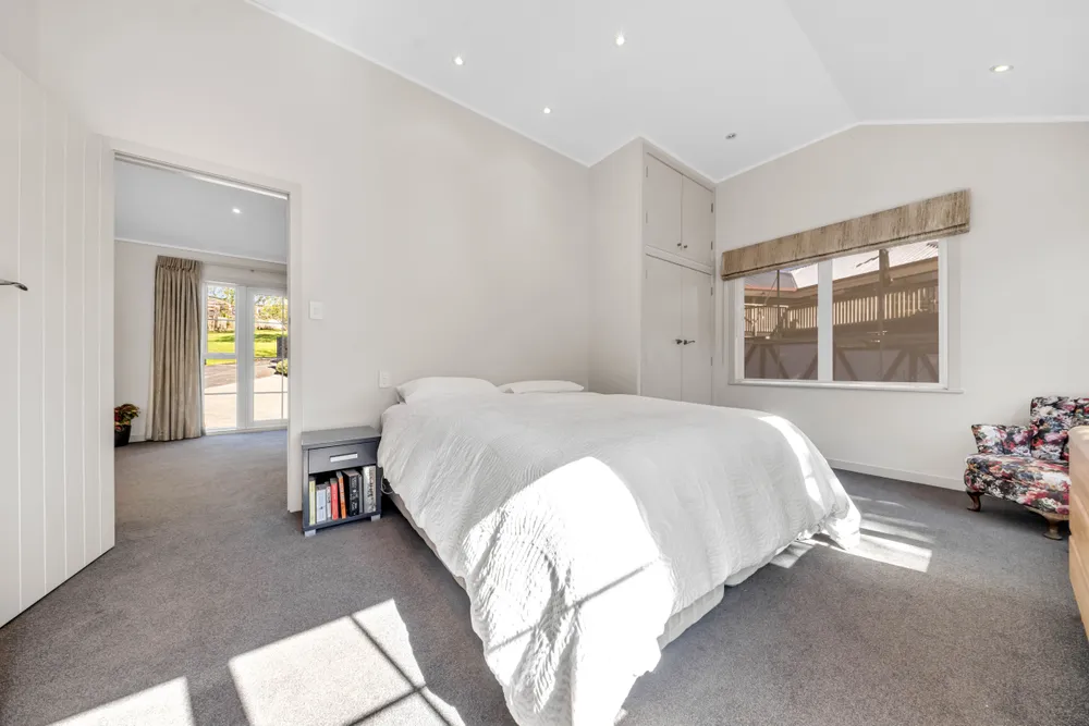 Photos of 27 Charles Dickens Drive