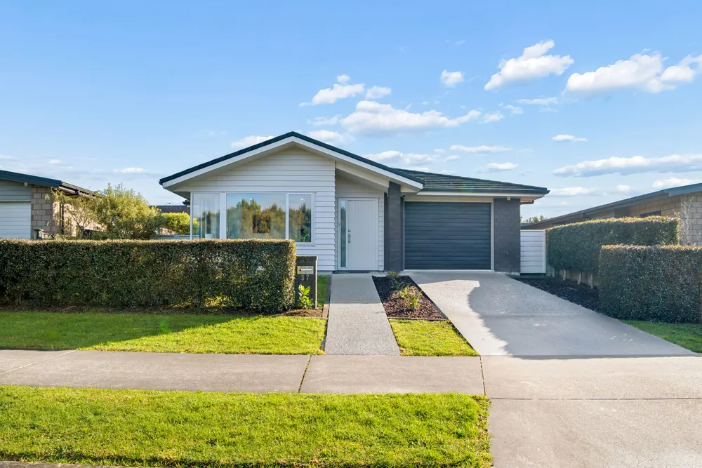 Photos of 37 Pitoitoi Drive