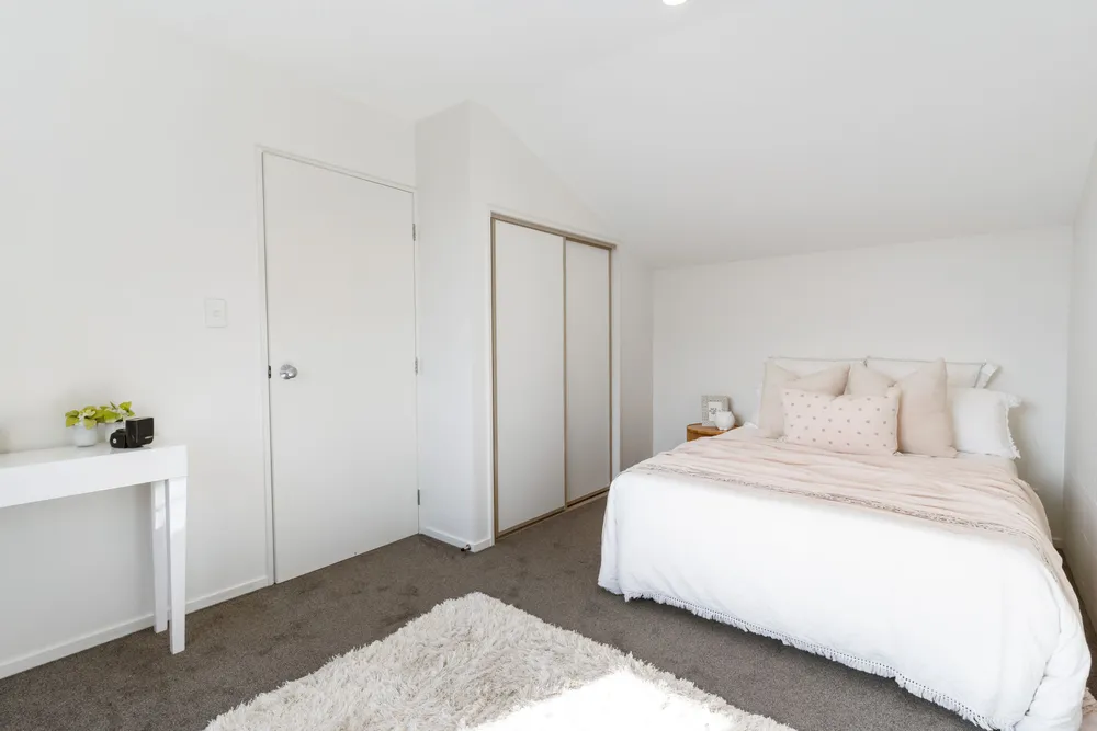 Photos of 560 Gloucester Street
