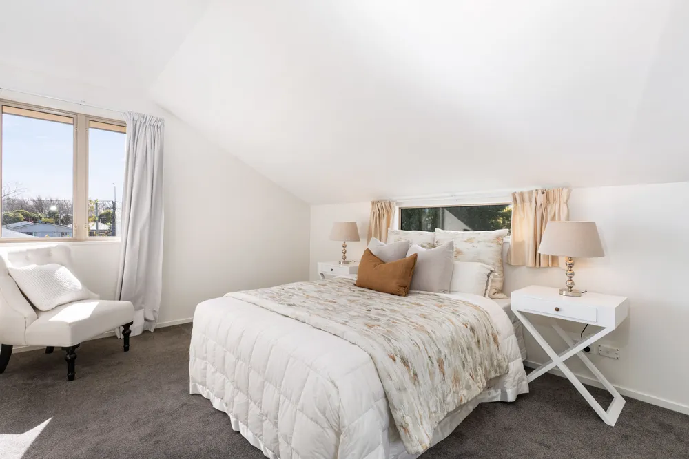 Photos of 560 Gloucester Street