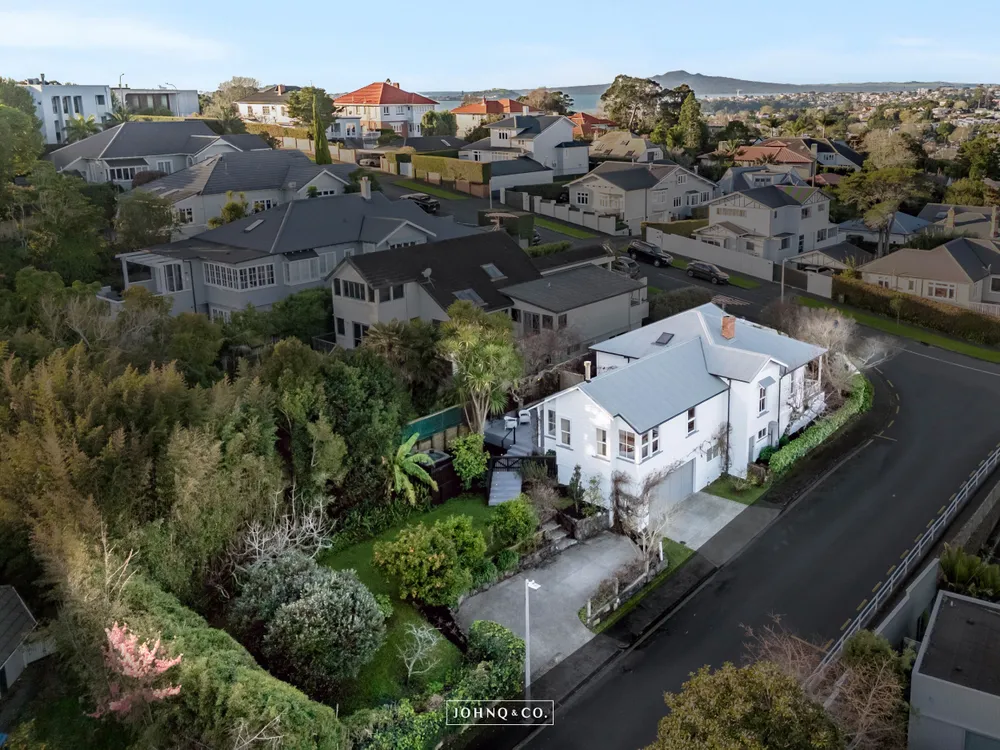 Photos of 9 Bell Road