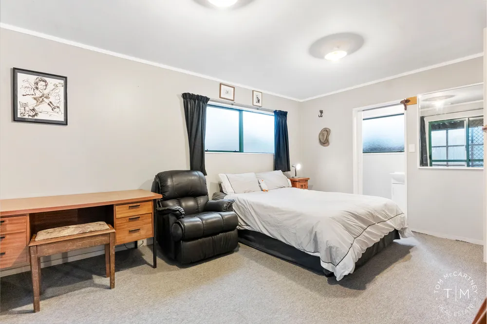 Photos of 34 Antrim Crescent