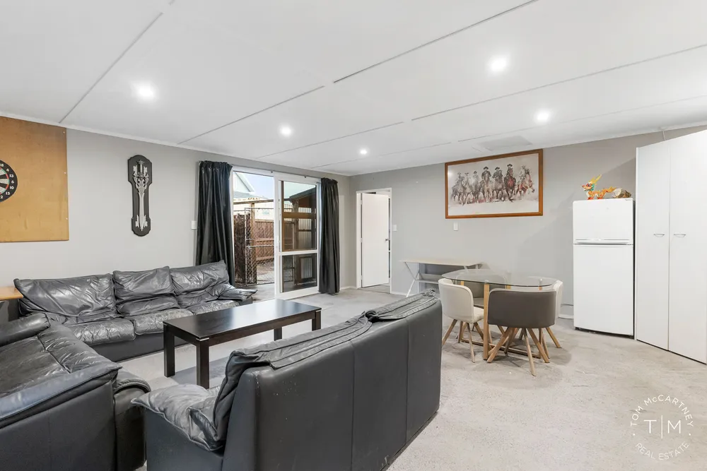 Photos of 34 Antrim Crescent