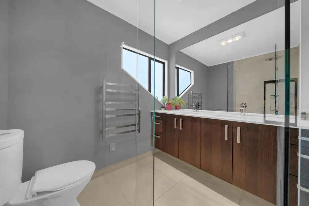 Photos of 1/7 Chale Place