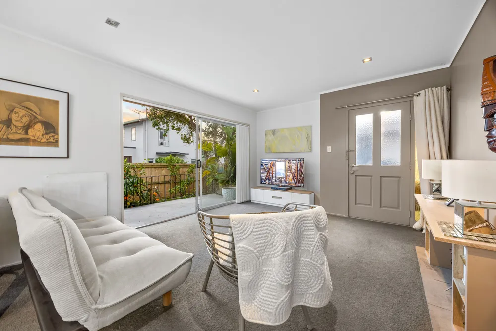 Photos of 2/15 Riverview Road