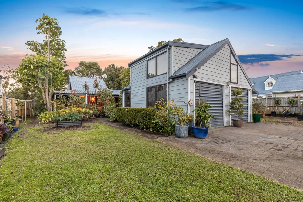Photos of 51 Coldham Crescent