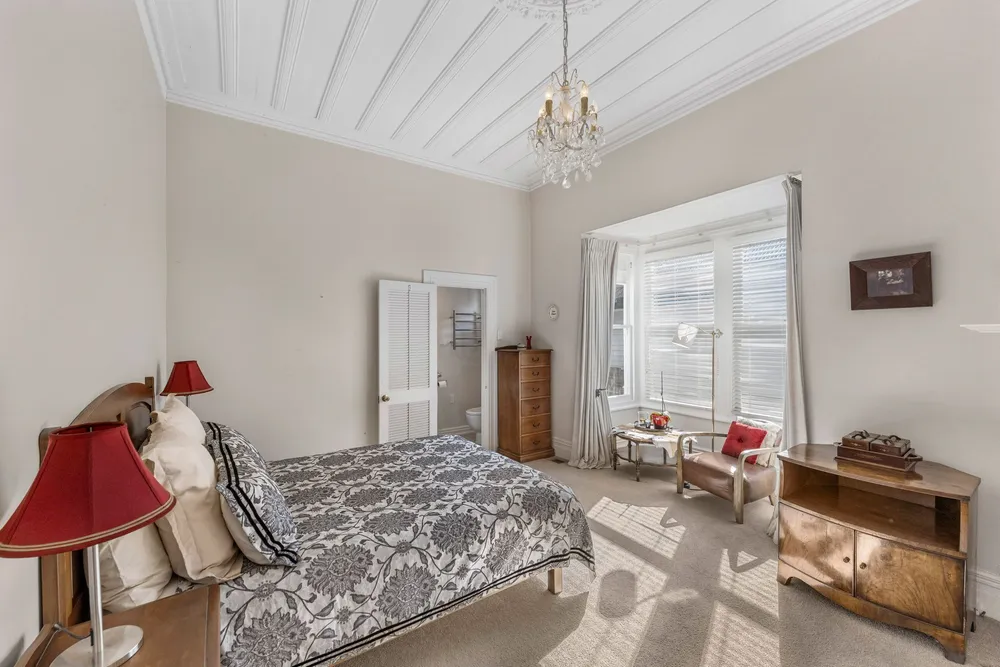 Photos of 111 Bassett Road