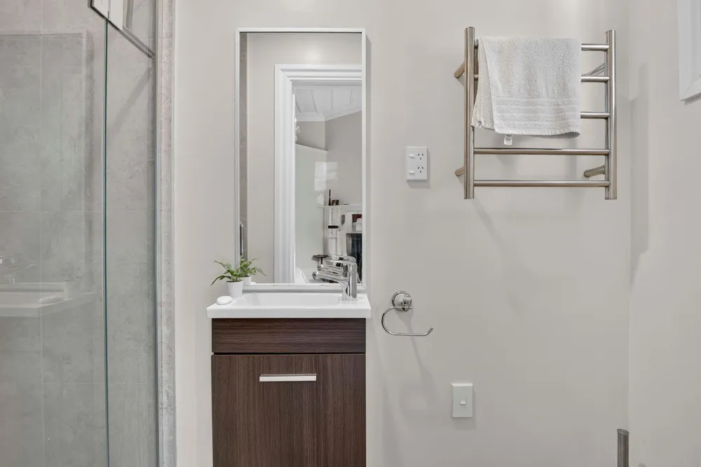 Photos of 111 Bassett Road