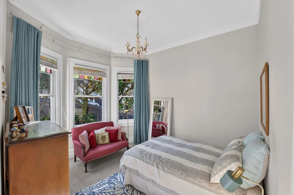 Photos of 111 Bassett Road