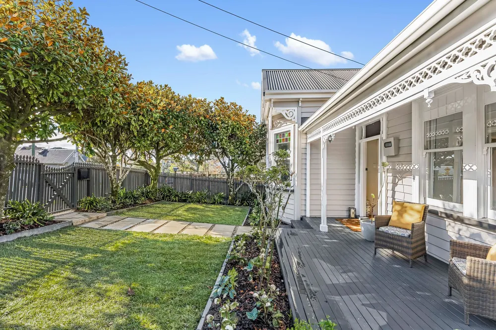 Photos of 111 Bassett Road