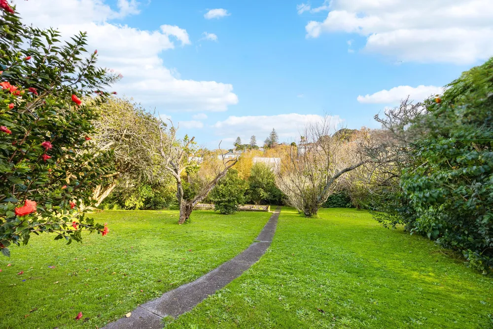 Photos of 34 Quadrant Road
