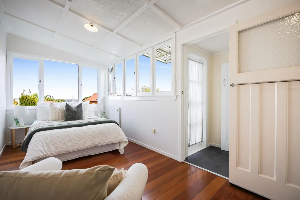 Photos of 34 Quadrant Road