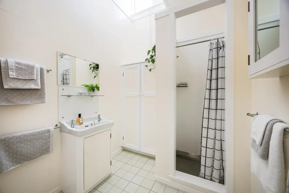 Photos of 34 Quadrant Road