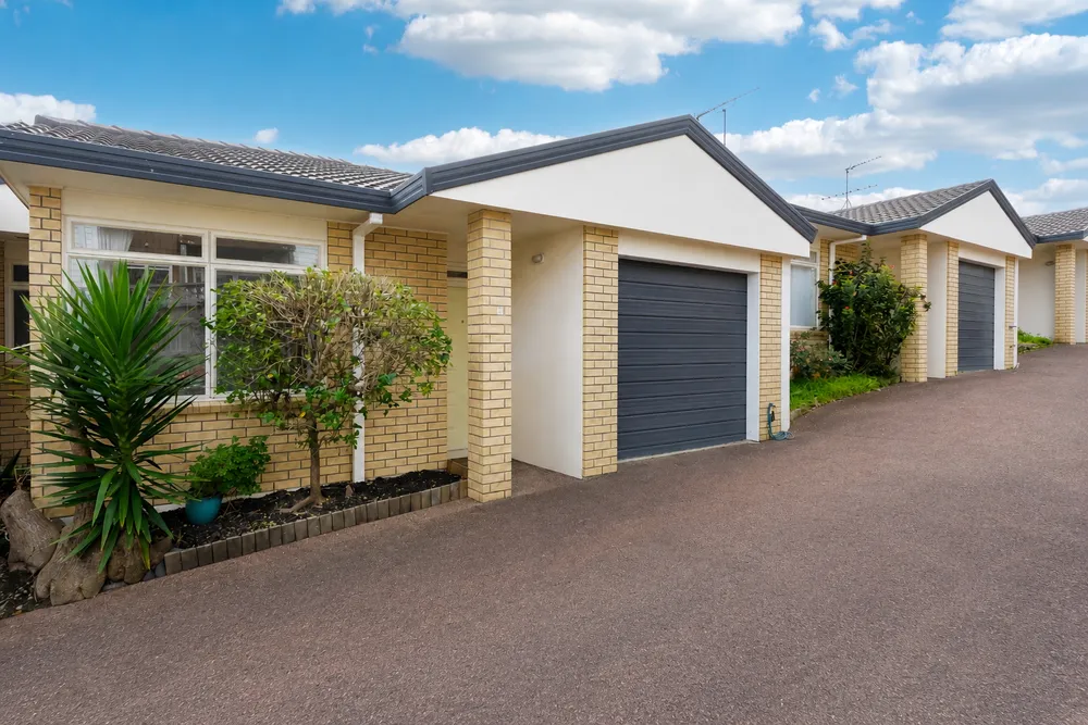 Photos of 4/1 Gleanor Avenue