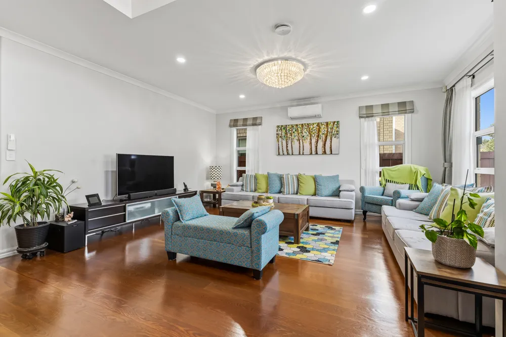 Photos of 19 Kira Road