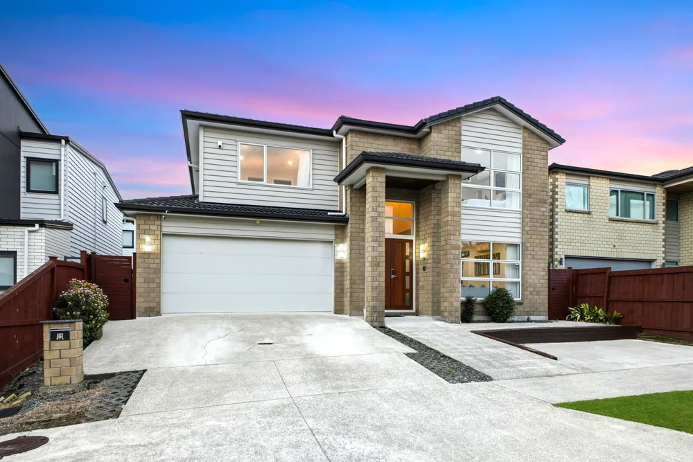 Photos of 19 Kira Road