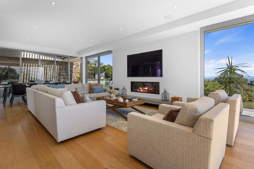 Photos of 330 Mt Pleasant Road