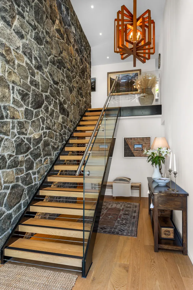 Photos of 330 Mt Pleasant Road