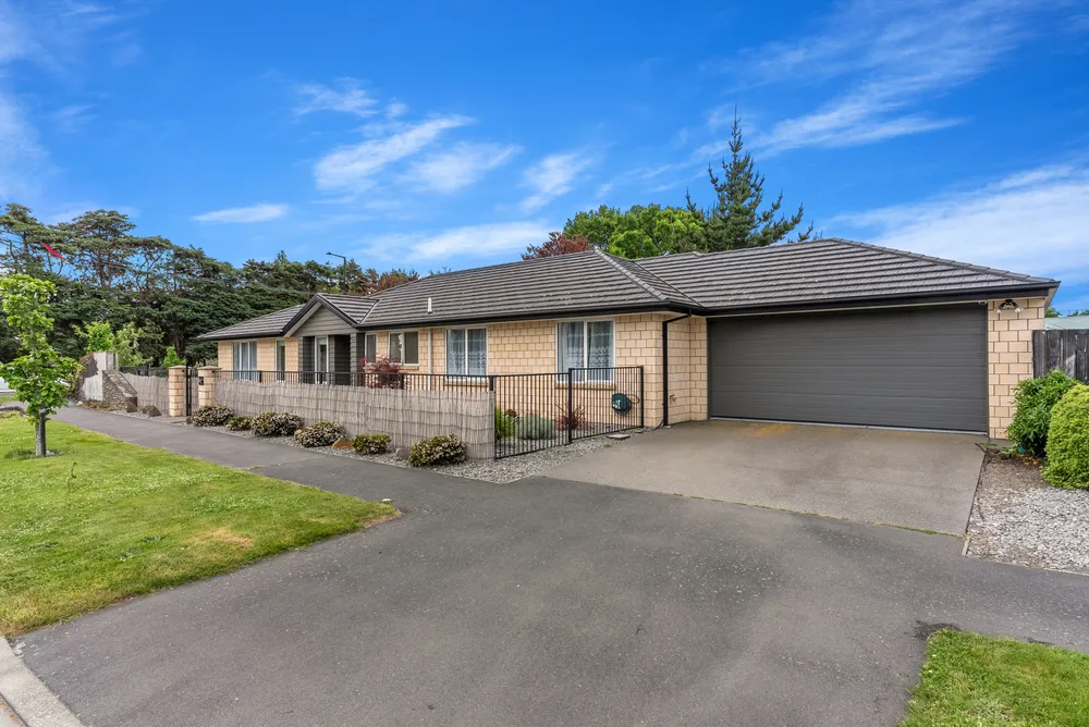 Photos of 1 Little Gem Road