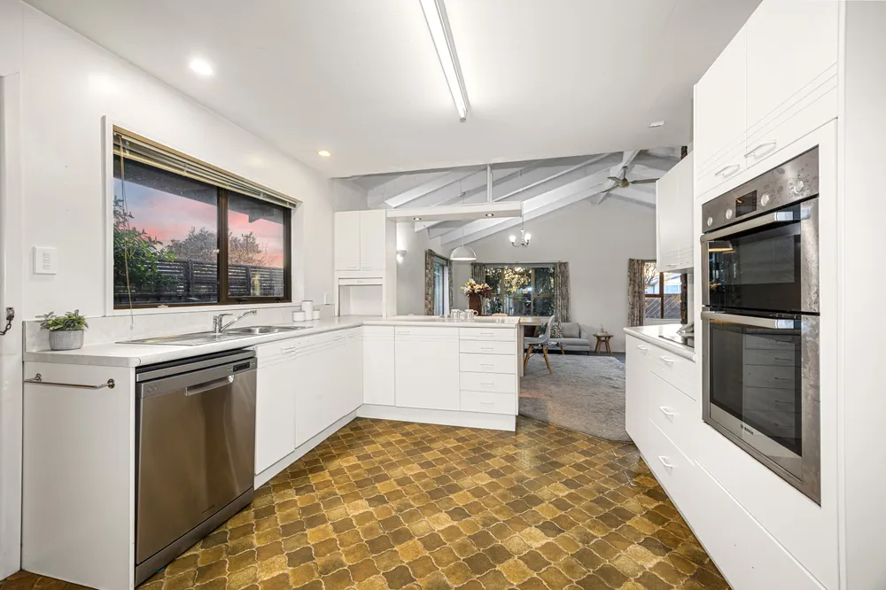Photos of 178 Highsted Road