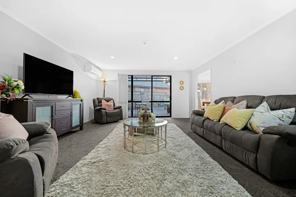 Photos of 17 Greig Place
