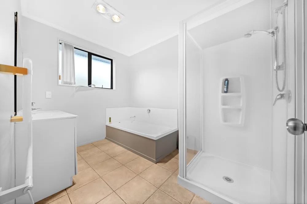 Photos of 17 Greig Place