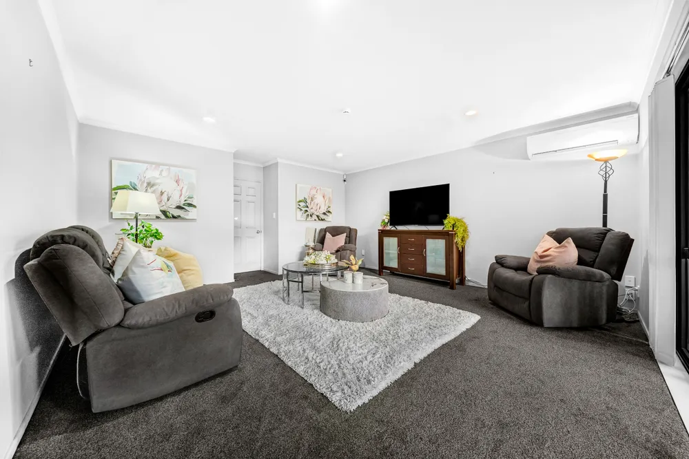 Photos of 17 Greig Place