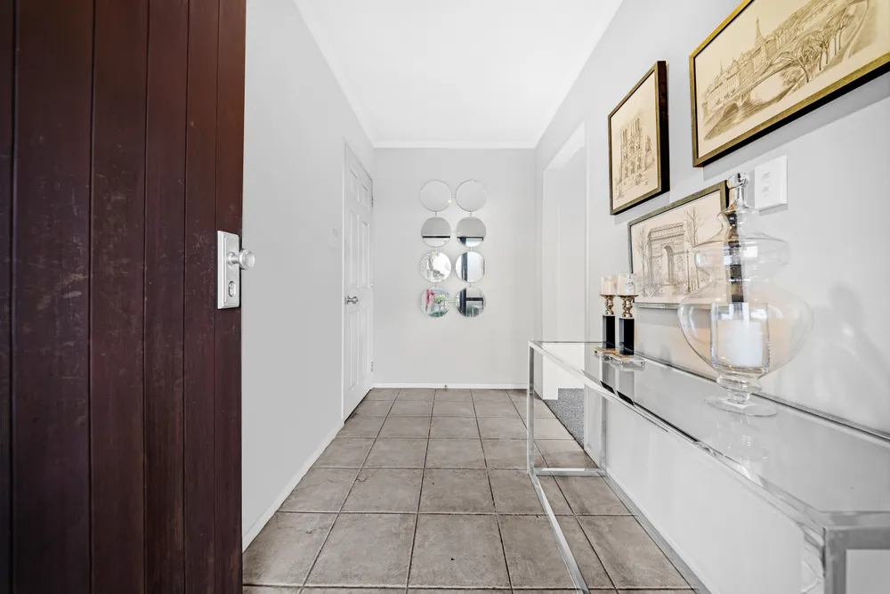 Photos of 17 Greig Place