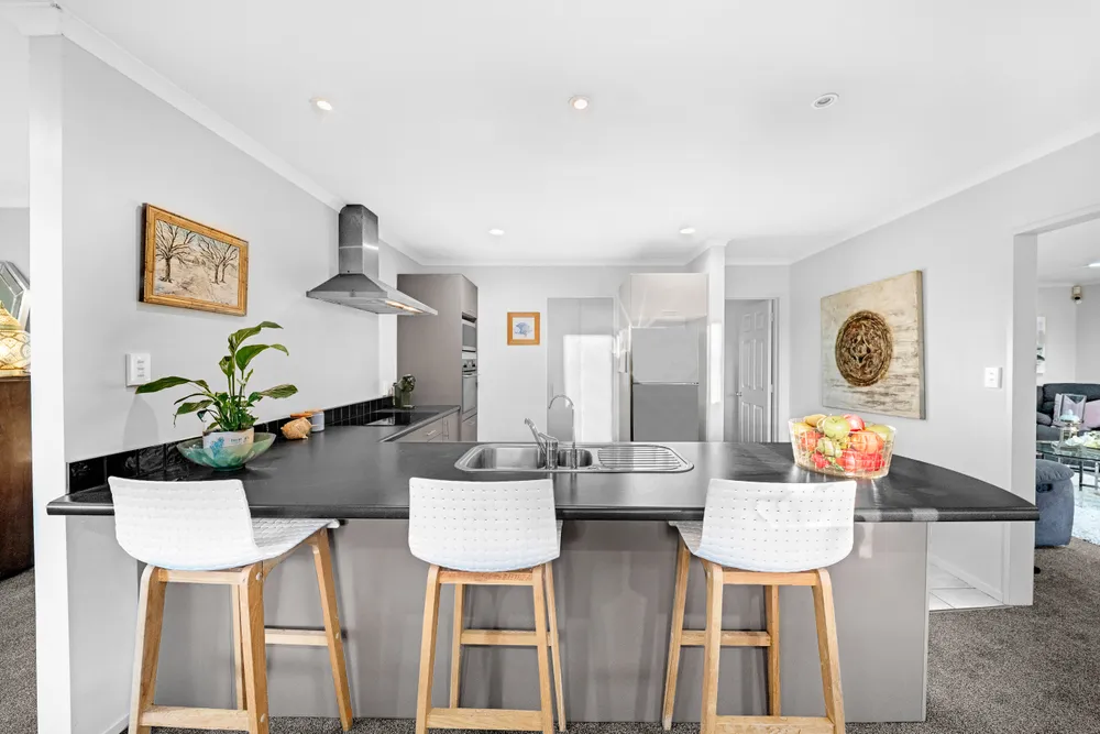 Photos of 17 Greig Place
