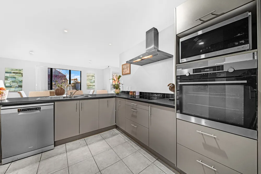 Photos of 17 Greig Place