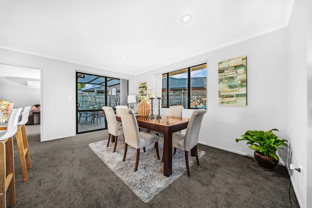Photos of 17 Greig Place