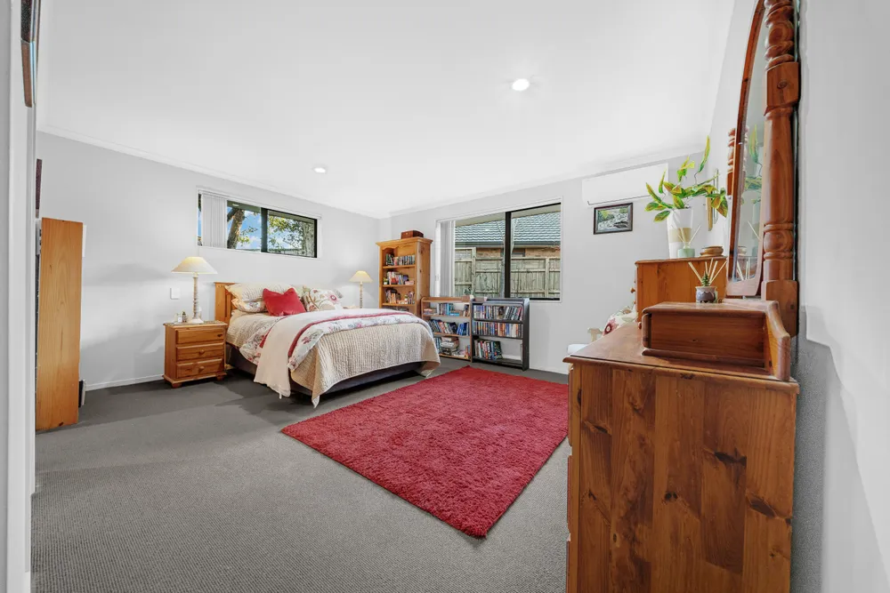 Photos of 17 Greig Place