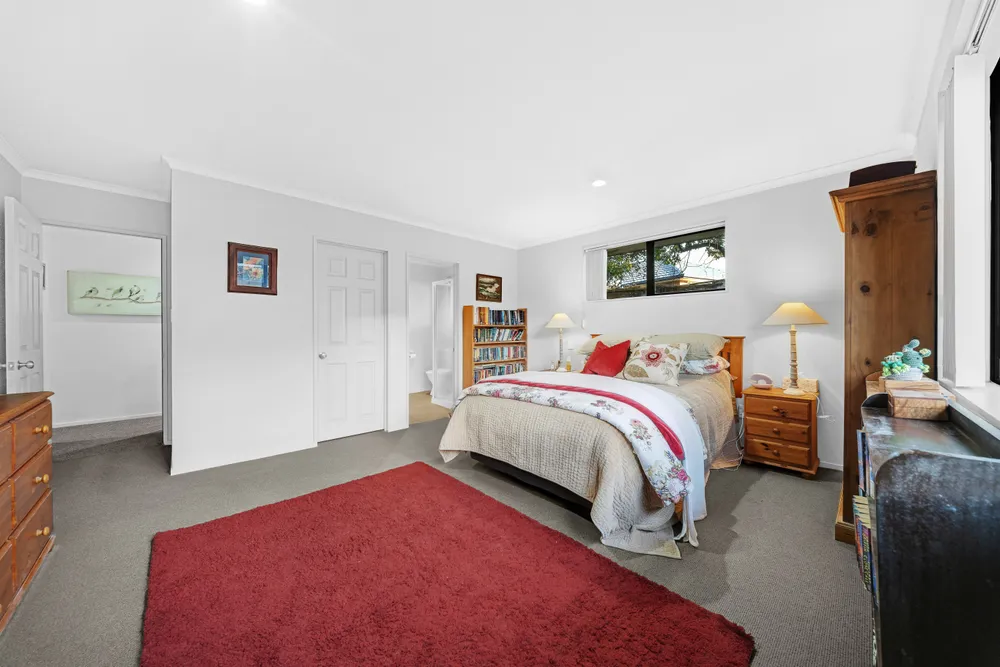 Photos of 17 Greig Place