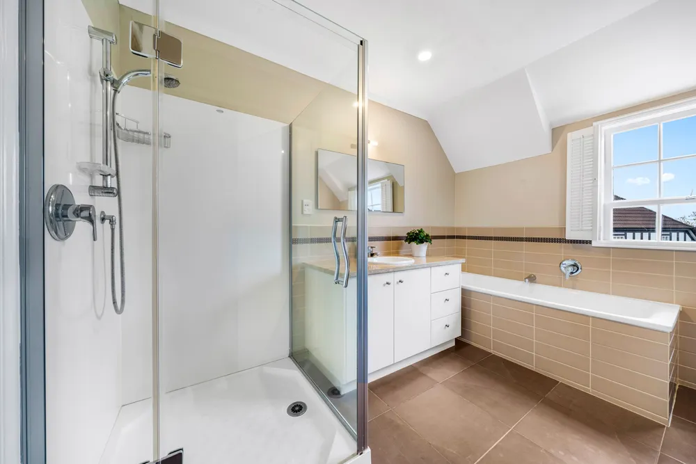 Photos of 4A/59 Victoria Avenue