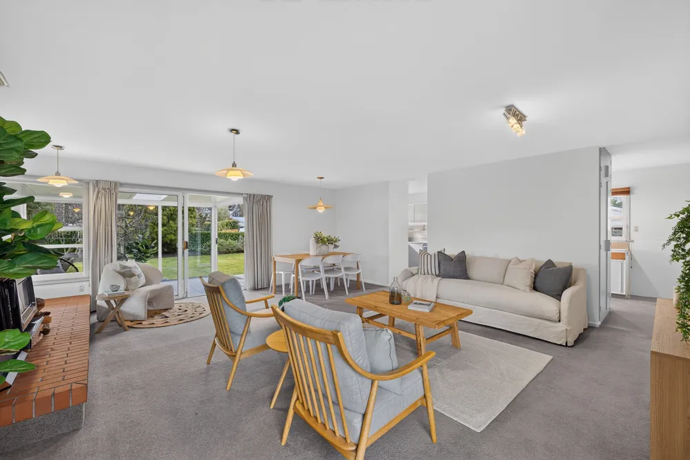 Photos of 35 Tintern Avenue