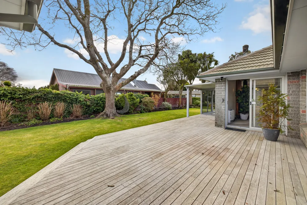 Photos of 35 Tintern Avenue