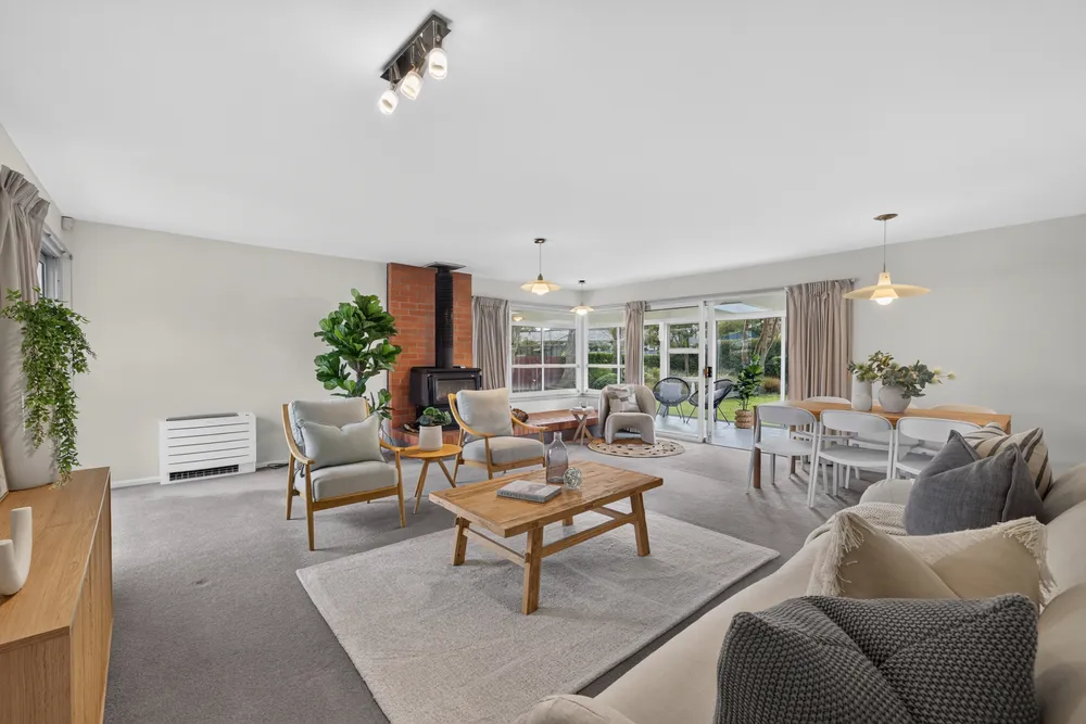 Photos of 35 Tintern Avenue