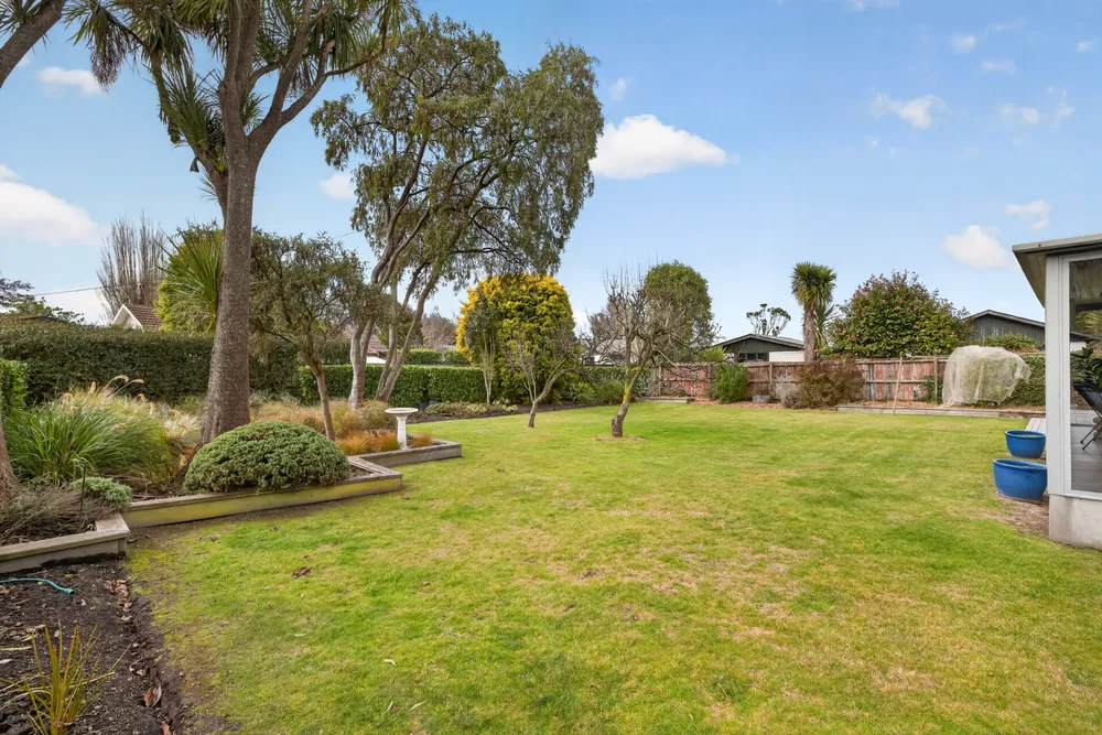 Photos of 35 Tintern Avenue