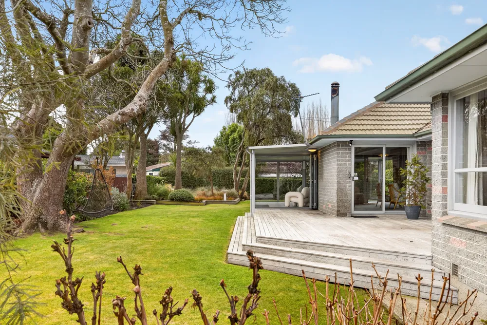 Photos of 35 Tintern Avenue