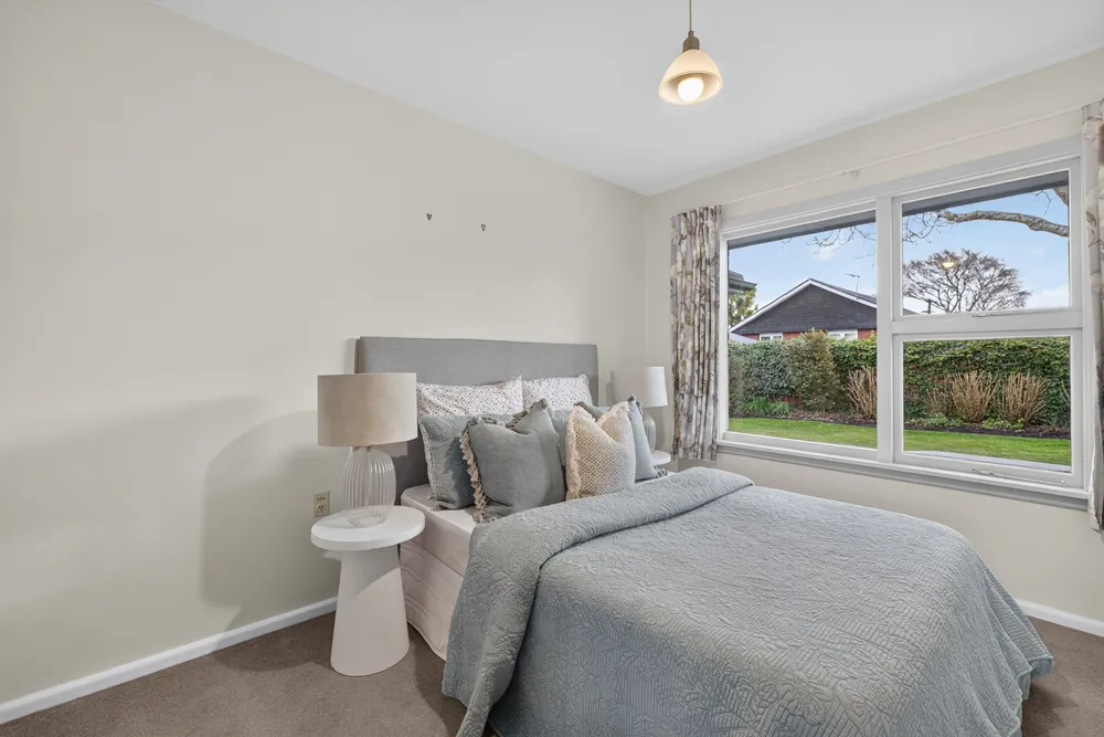 Photos of 35 Tintern Avenue