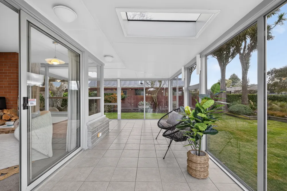 Photos of 35 Tintern Avenue