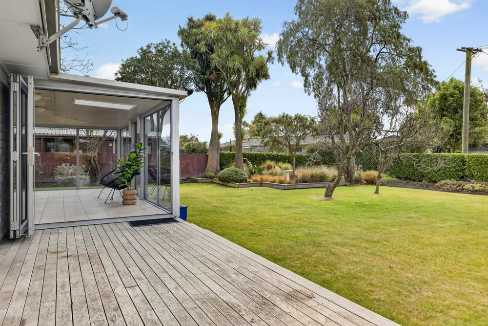 Photos of 35 Tintern Avenue
