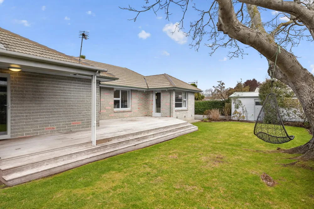 Photos of 35 Tintern Avenue