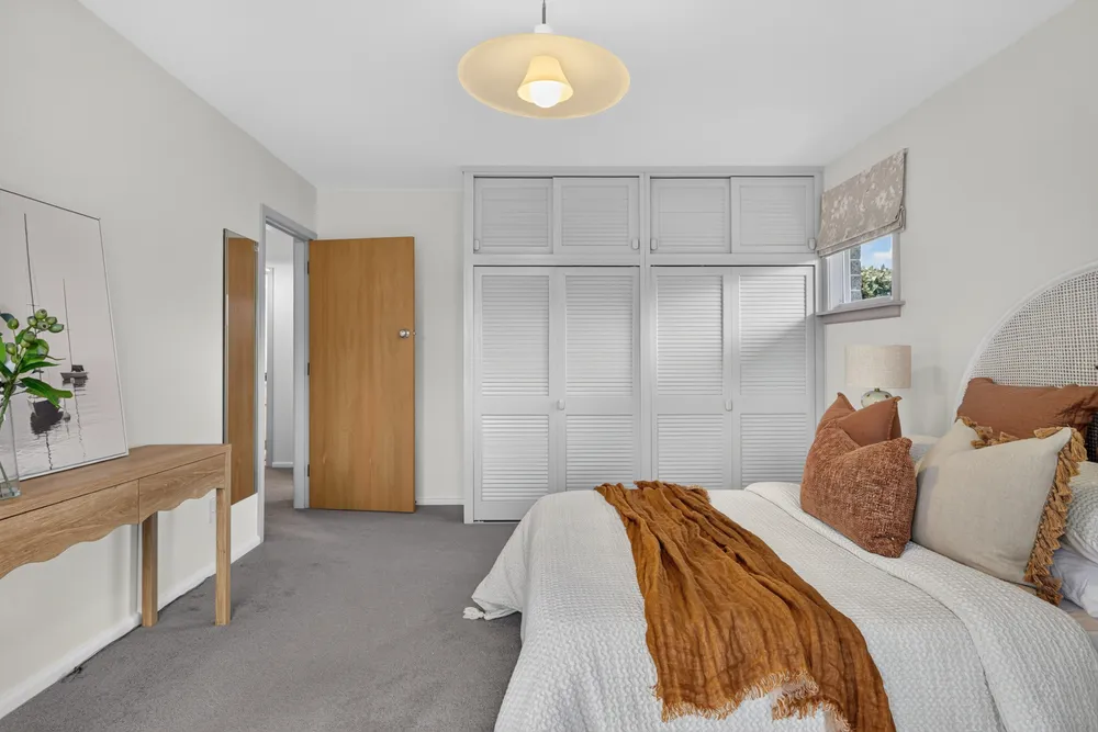 Photos of 35 Tintern Avenue