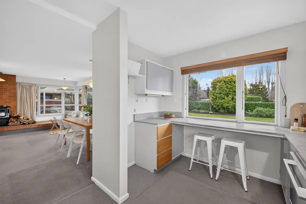 Photos of 35 Tintern Avenue