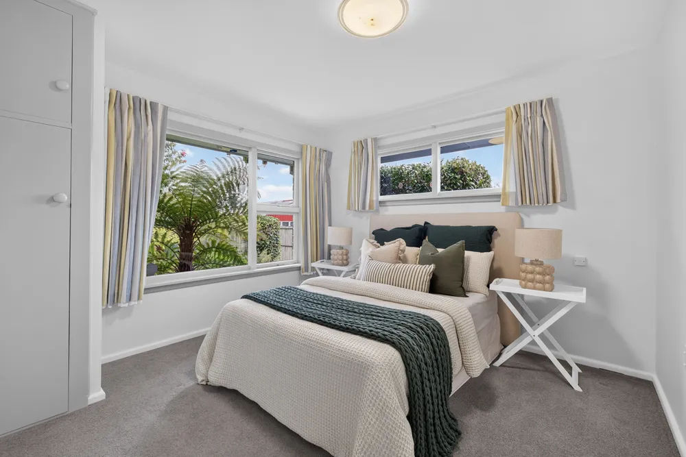 Photos of 35 Tintern Avenue