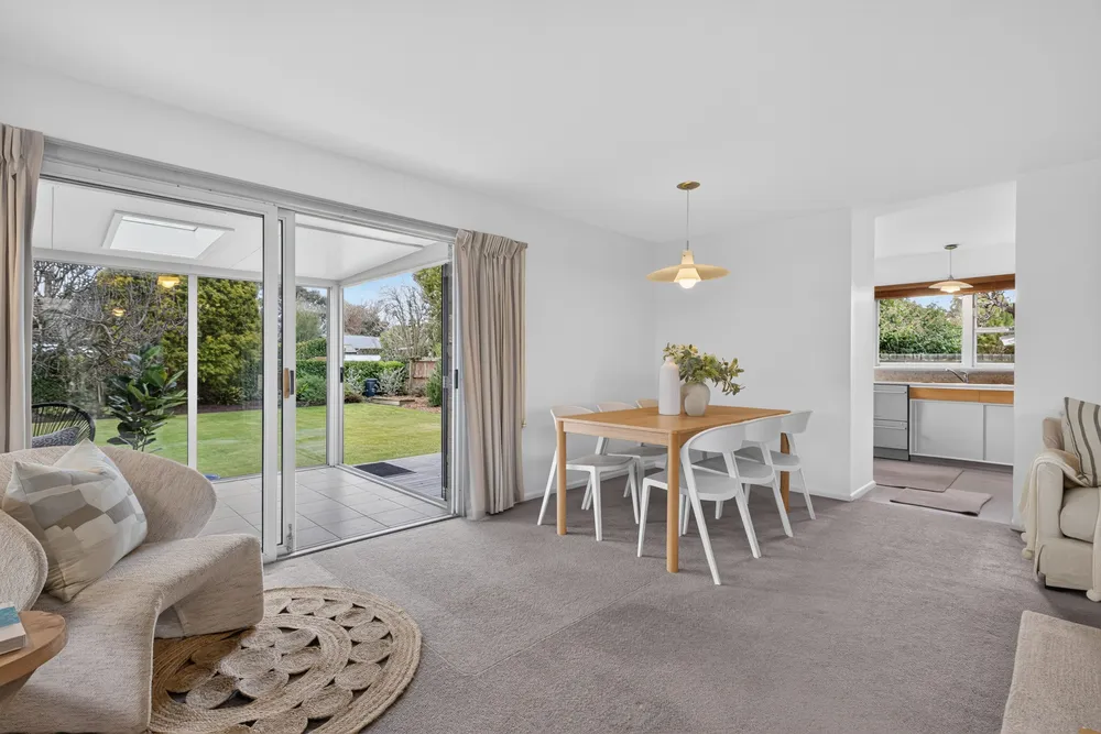 Photos of 35 Tintern Avenue
